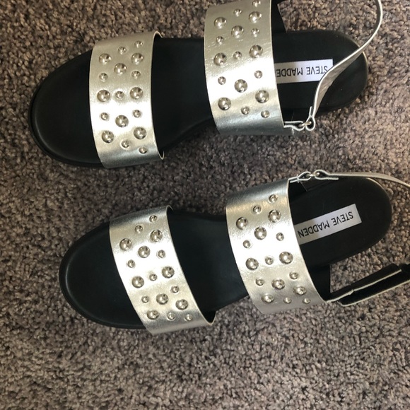 Steve Madden Radiate Studded Platform Sandal - Picture 3 of 4